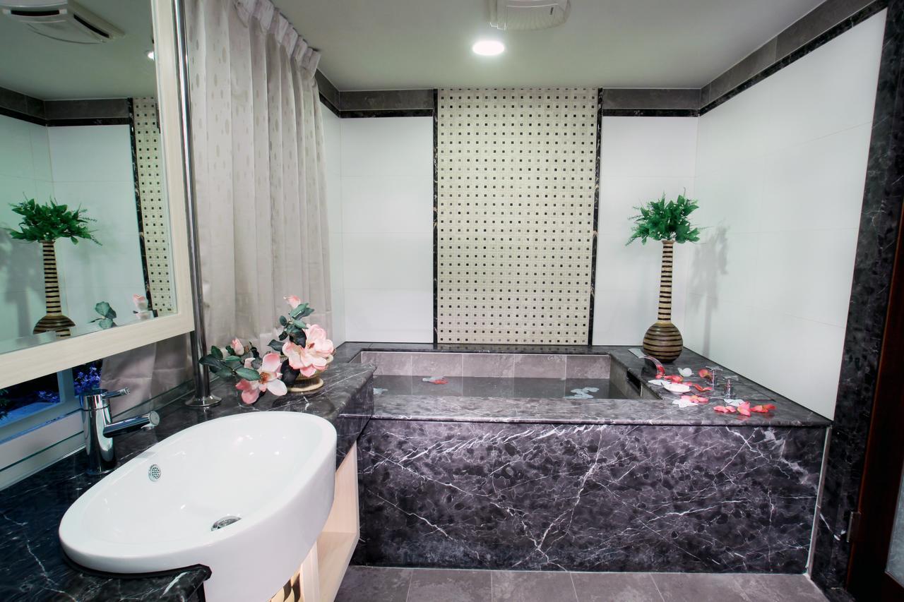 Chuang-Tang Spring Spa Hotel - Deyang Jiaoxi Exterior foto